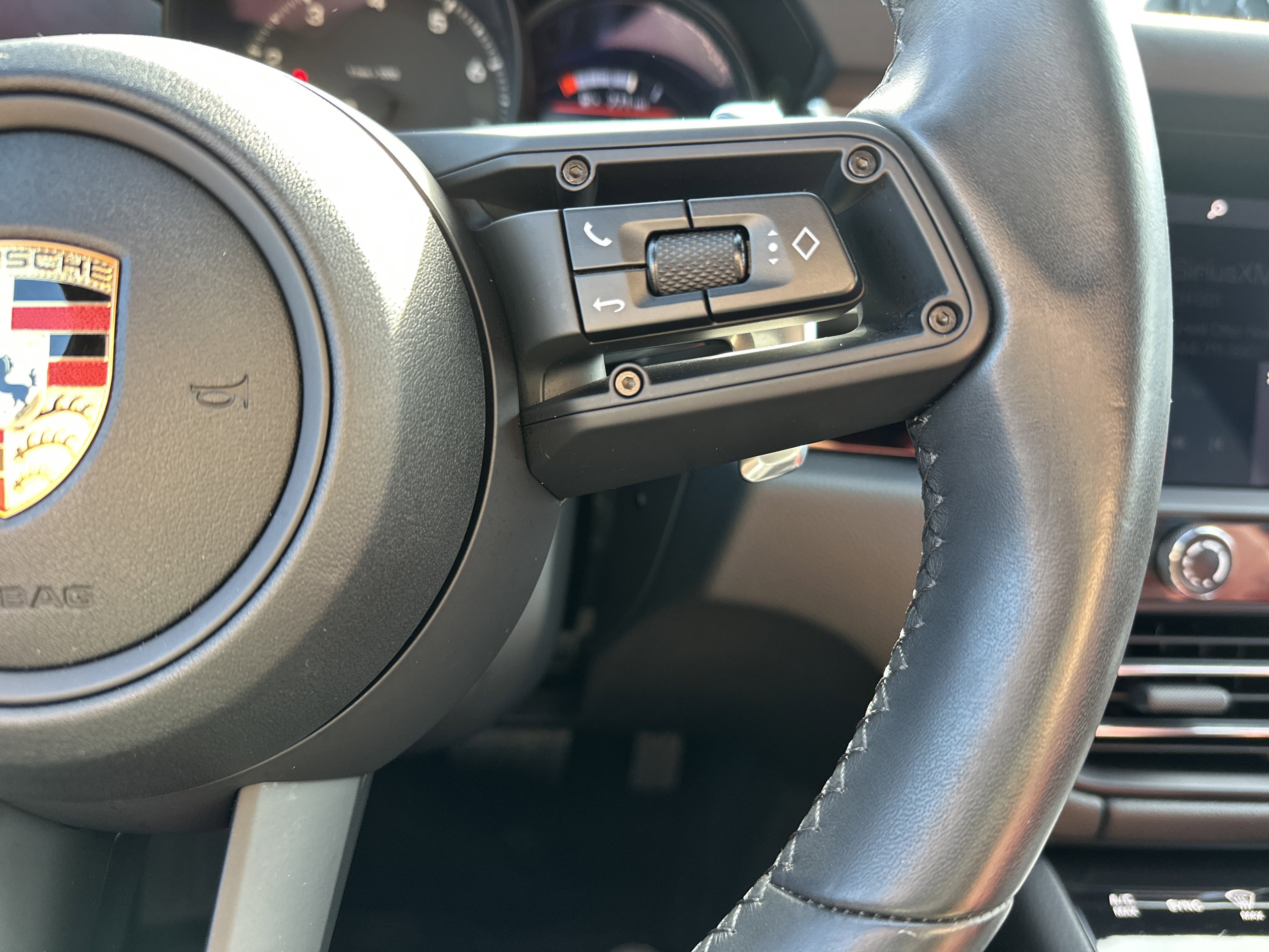 Used 2023 Porsche Macan image 18