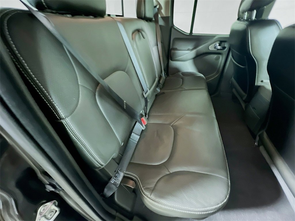 Used 2020 Nissan Frontier PRO-4X image 25