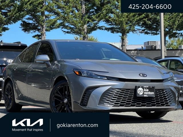 Used 2025 Toyota Camry SE w/ Convenience Package AWD/4WD image 1