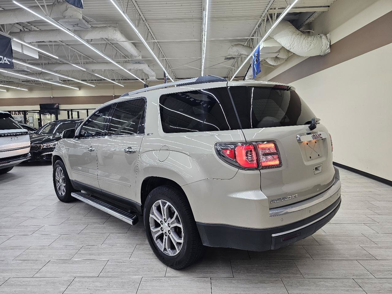 Used 2013 GMC Acadia SLT FWD image 8