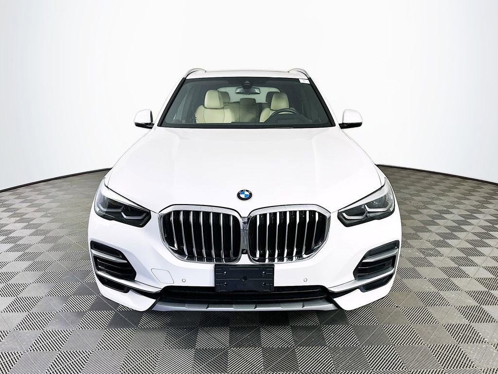 Used 2022 BMW X5 xDrive40i AWD/4WD image 3