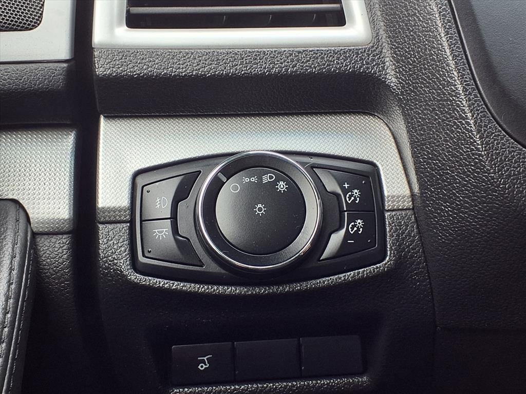 Used 2014 Ford Explorer XLT w/ Equipment Group 202A image 19