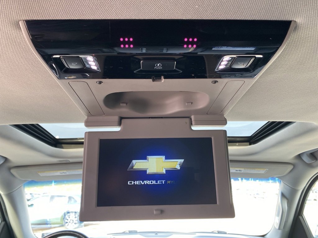 Used 2018 Chevrolet Suburban Premier image 25