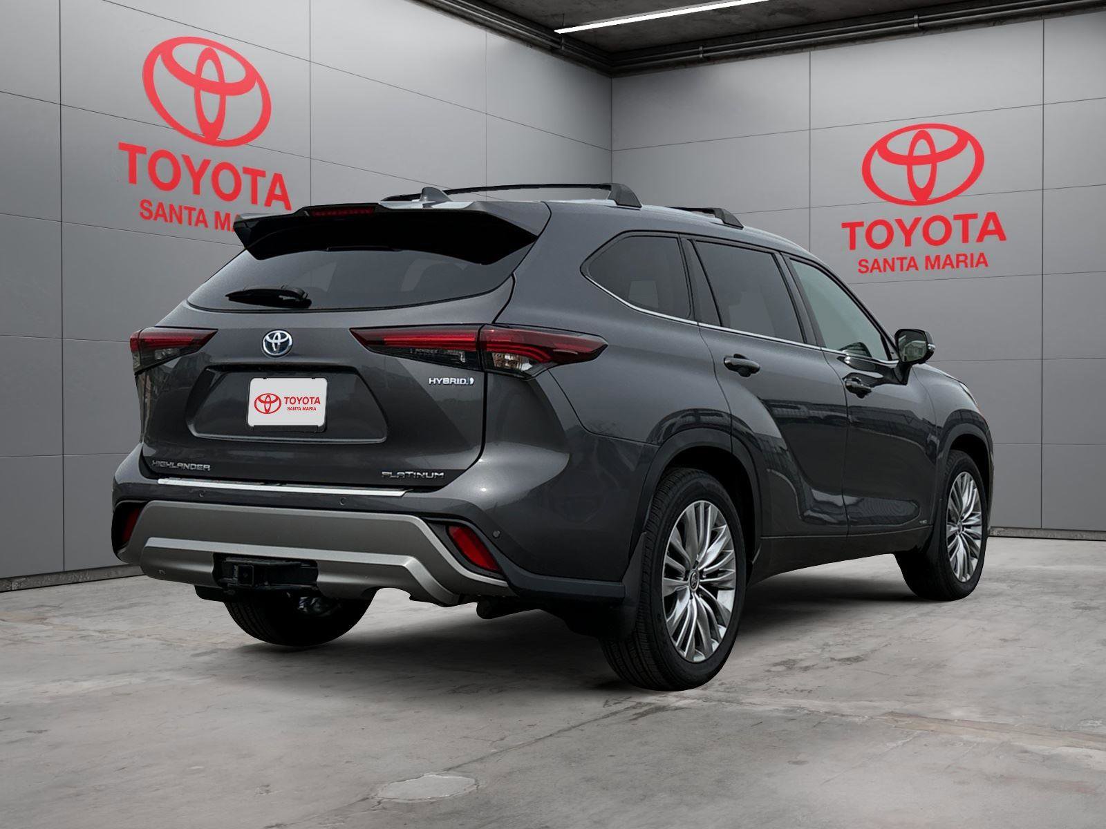 Used 2024 Toyota Highlander Platinum image 10