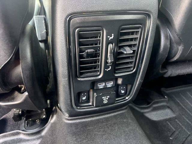 Used 2016 Dodge Durango R/T w/ Blacktop Package AWD/4WD image 17