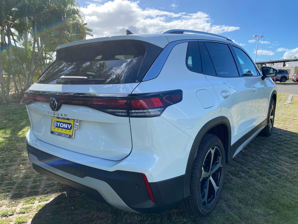 New 2025 Volkswagen Tiguan SE image 7