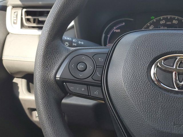 Used 2025 Toyota RAV4 XLE image 23