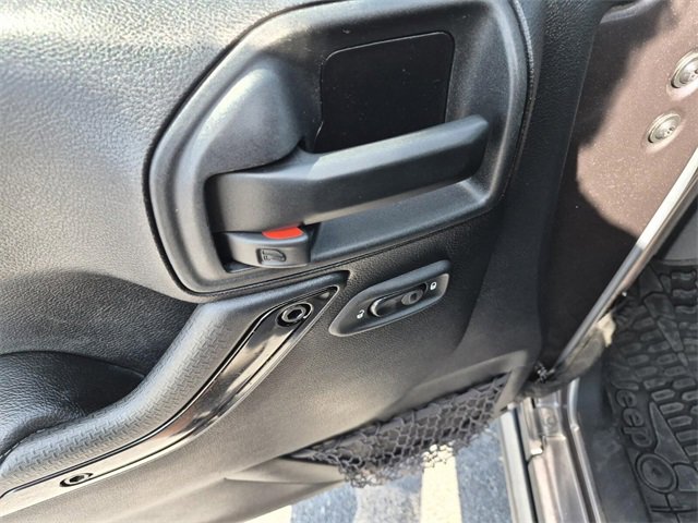 Used 2016 Jeep Wrangler Unlimited Sahara image 19