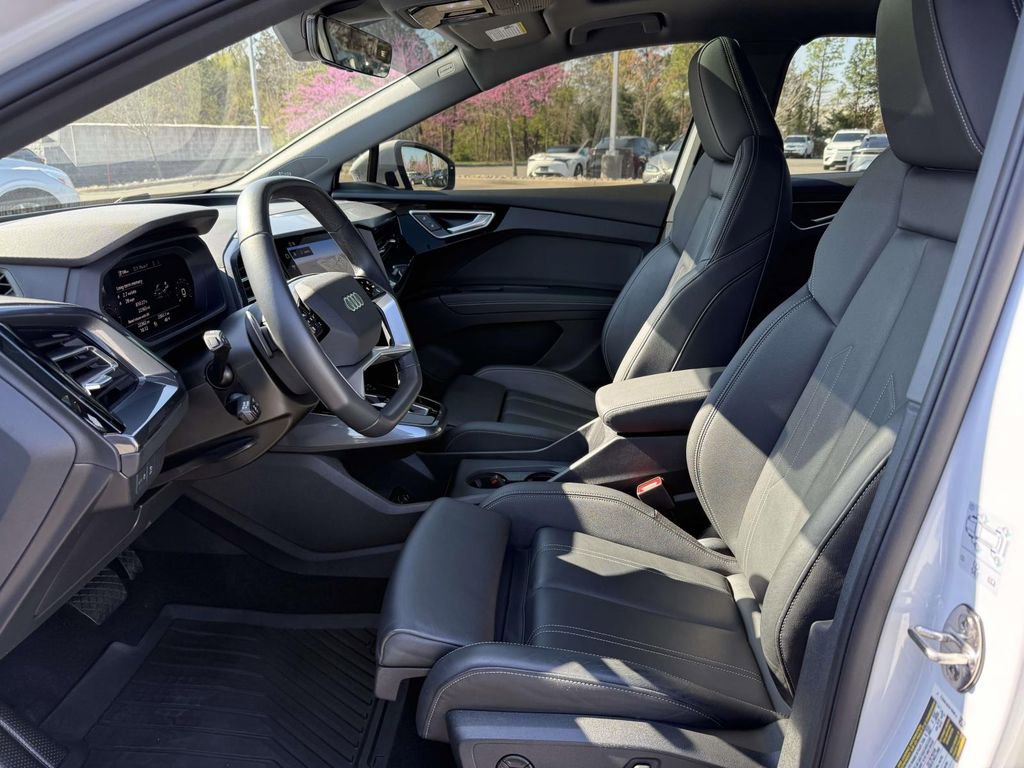 Used 2024 Audi Q4 e-tron Prestige image 13