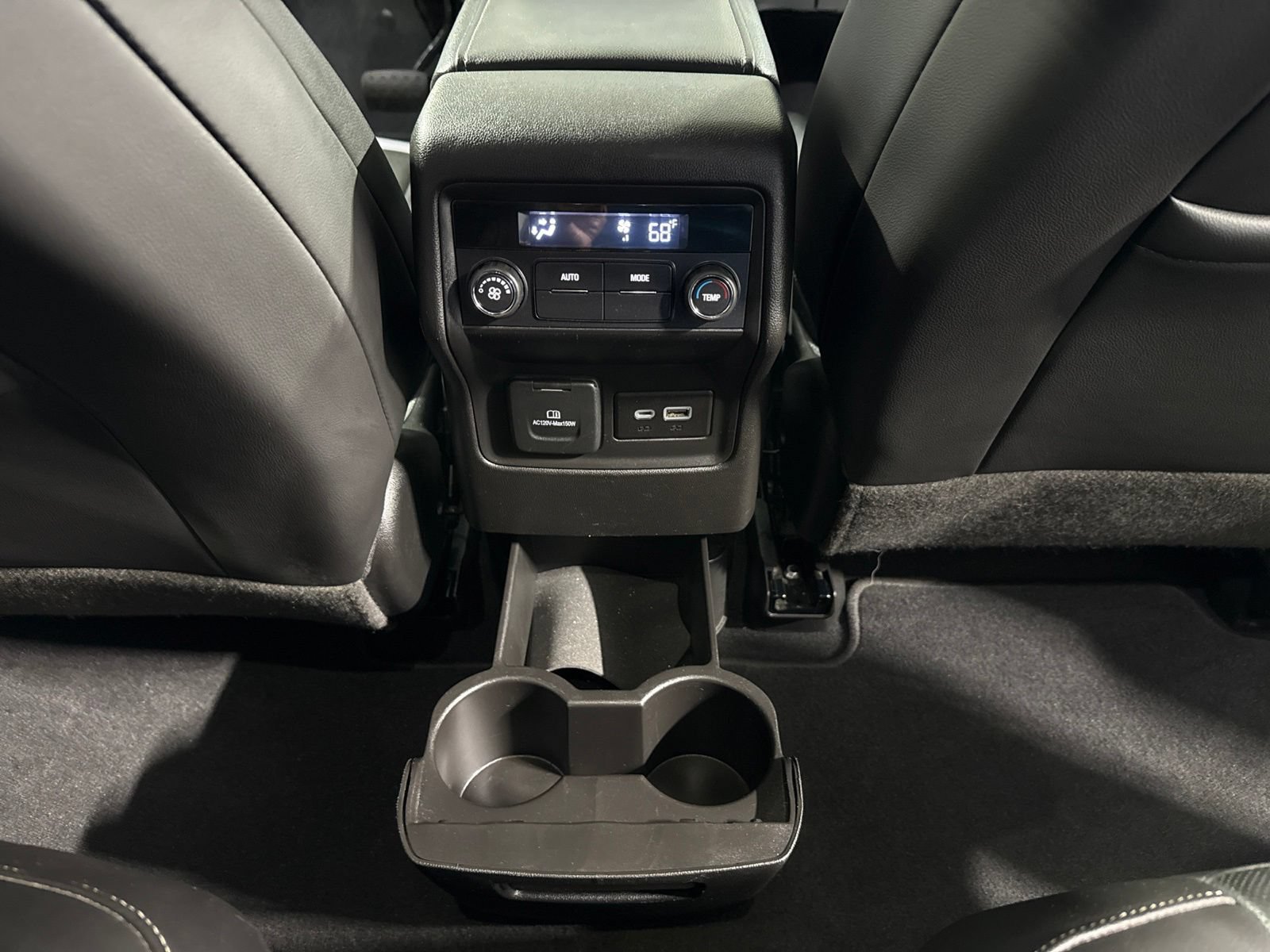 Used 2023 GMC Acadia SLT w/ Elevation Edition FWD image 16
