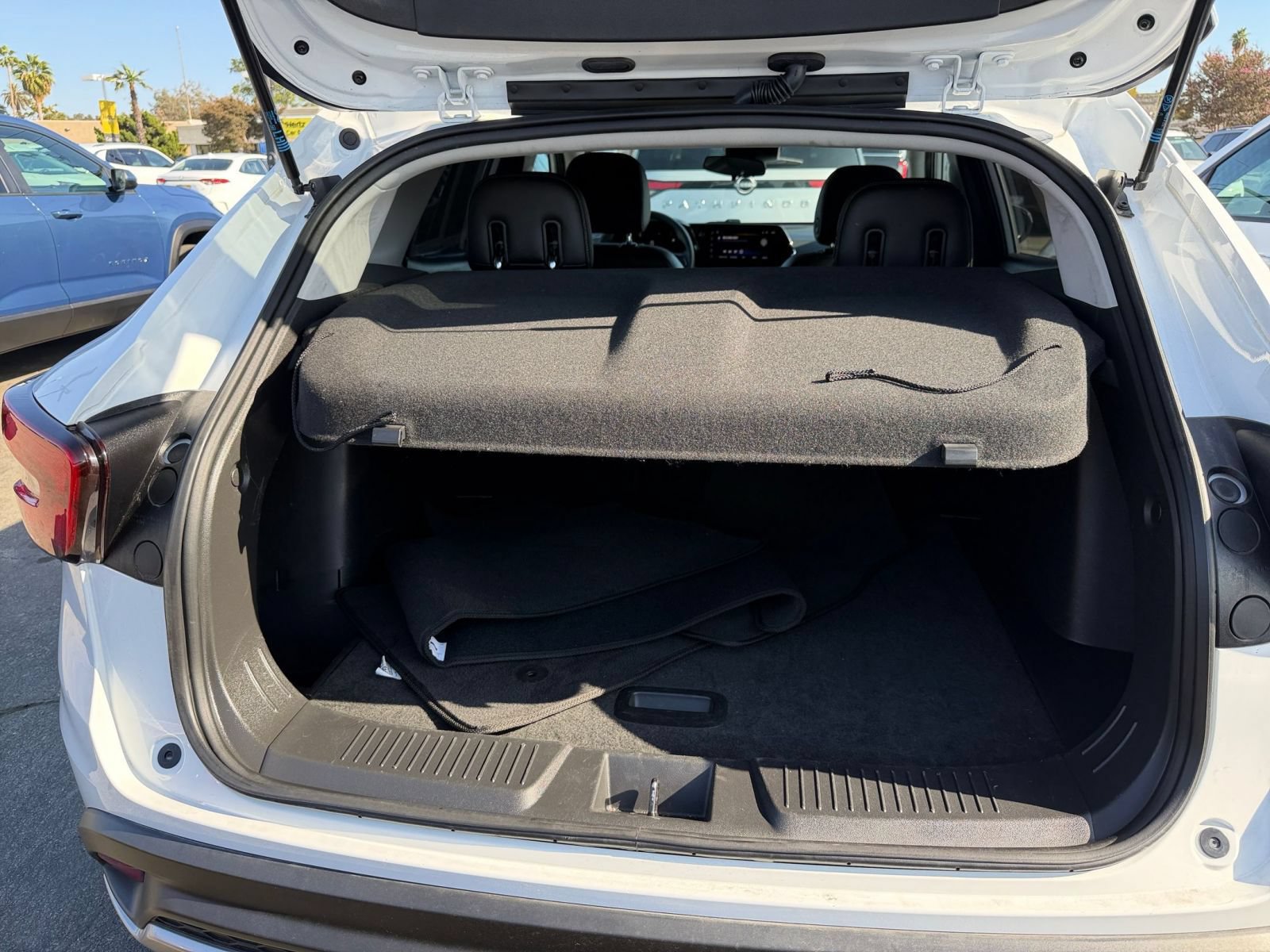 Used 2025 Chevrolet Trax LT FWD image 29