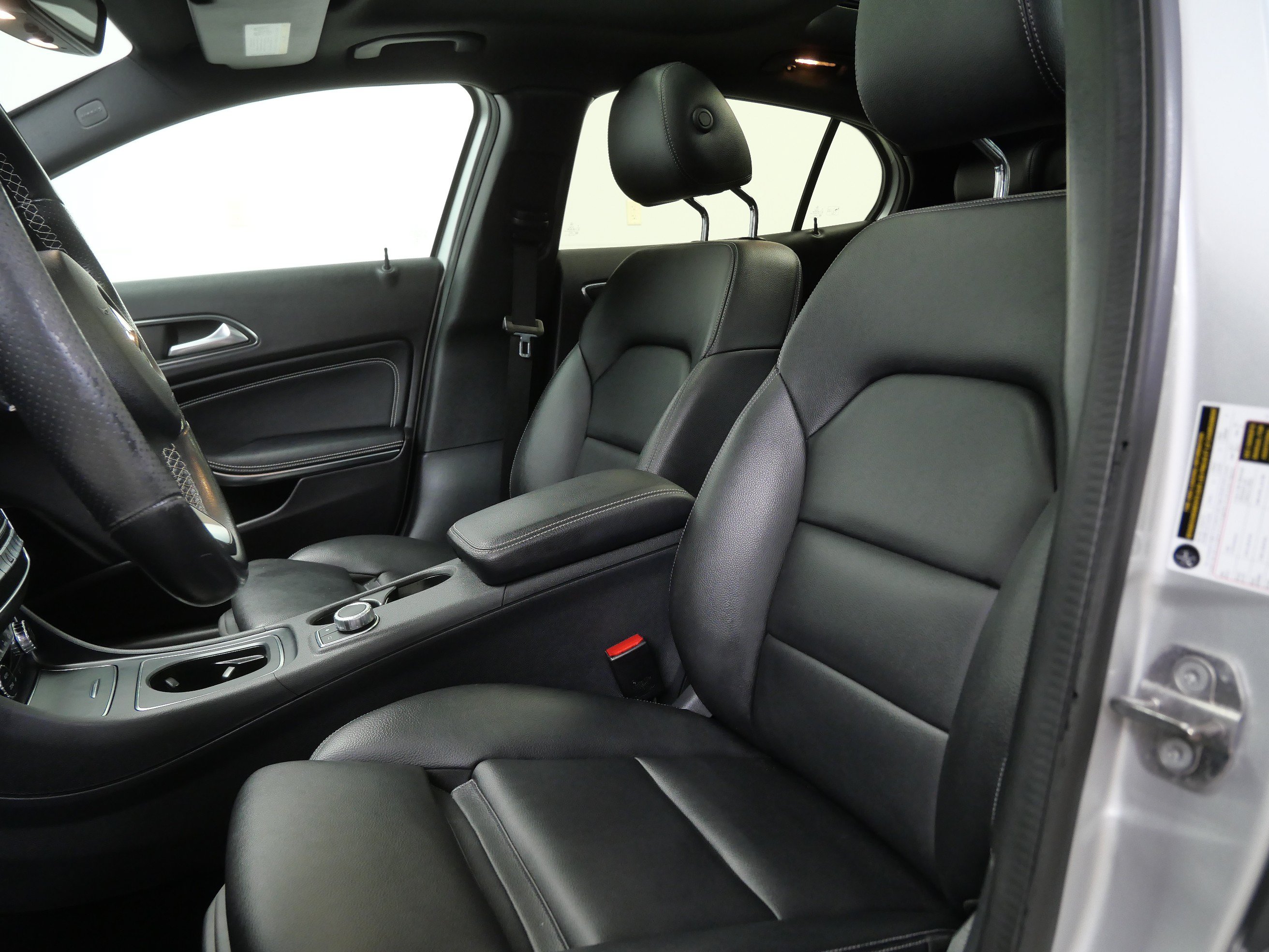 Used 2018 Mercedes-Benz GLA 250 4MATIC image 15