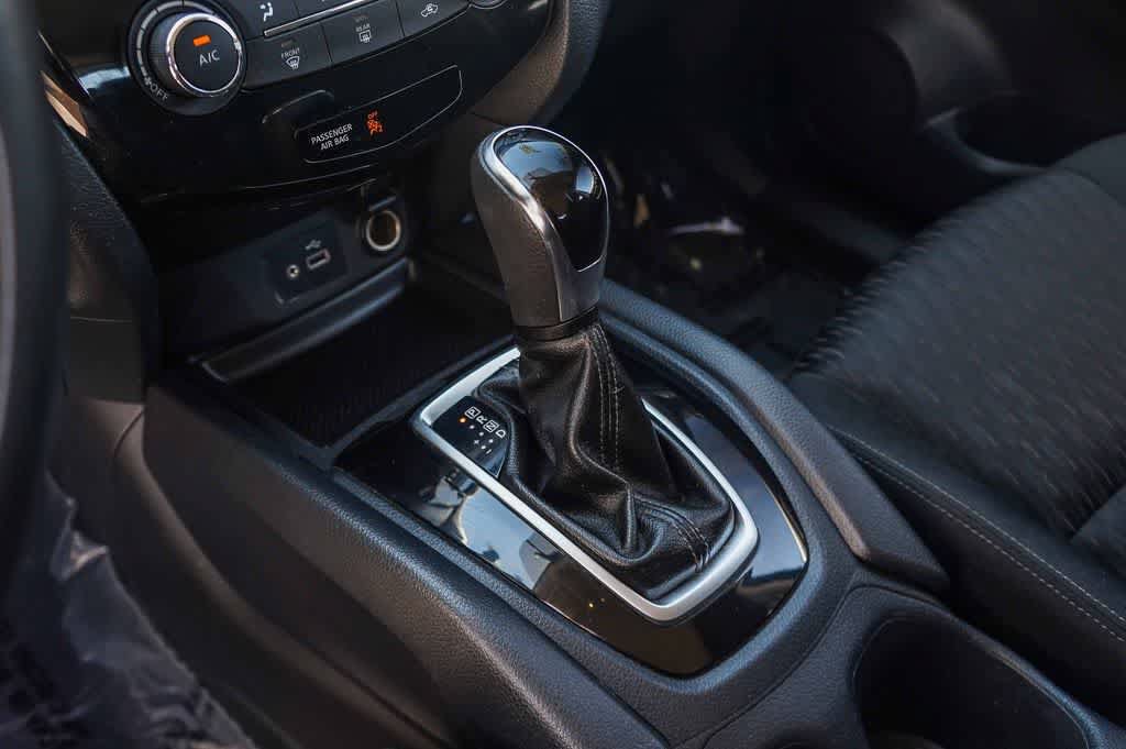 Used 2018 Nissan Rogue S AWD/4WD image 21