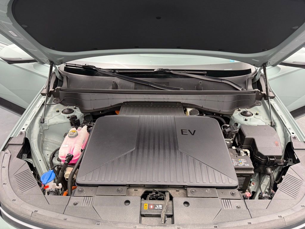 Used 2025 Hyundai Kona Limited image 6