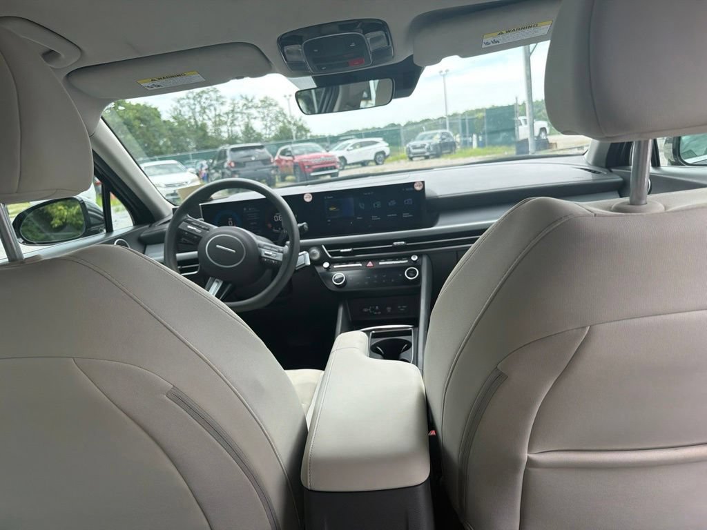 Used 2025 Hyundai Sonata SEL FWD image 17
