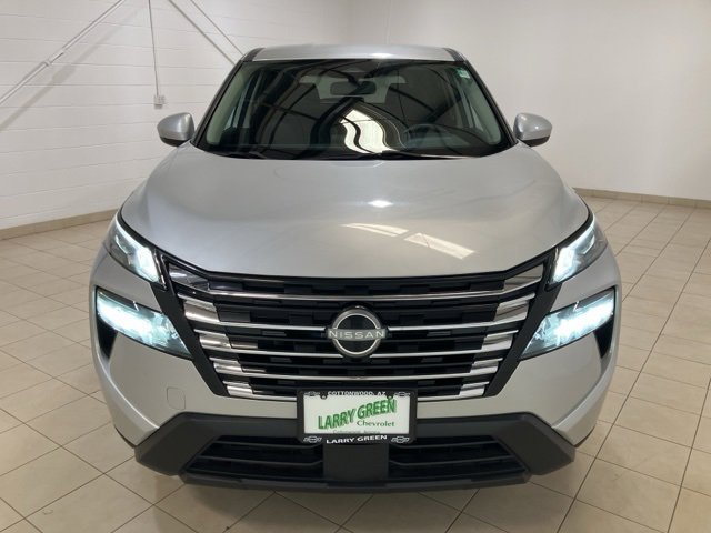 Used 2024 Nissan Rogue SV image 8