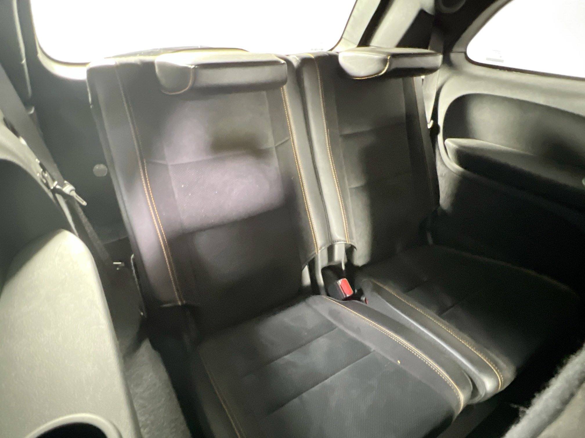 Used 2023 Dodge Durango R/T w/ Hemi Orange Plus Package image 25