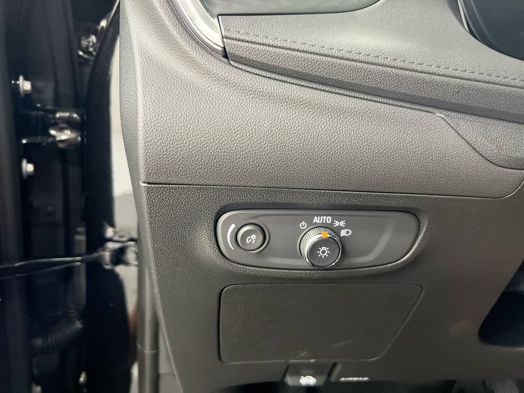 Used 2026 Buick Encore GX Sport Touring w/ Comfort Package AWD/4WD image 17