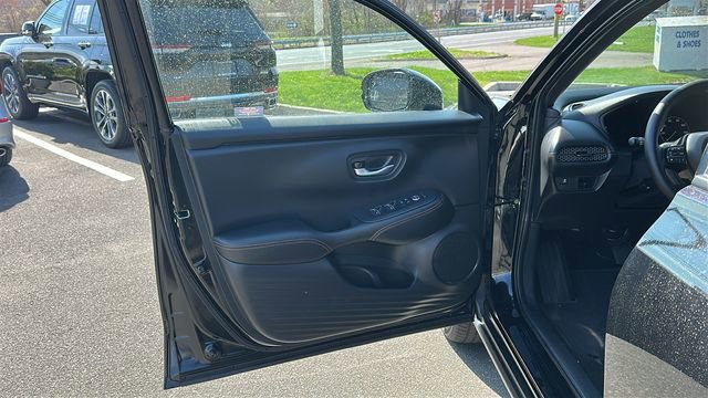 Used 2025 Honda HR-V Sport image 8