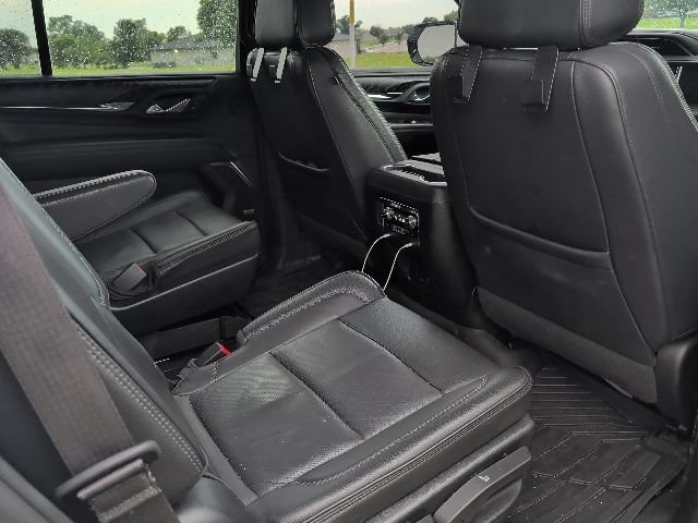 Used 2023 GMC Yukon Denali AWD/4WD image 13