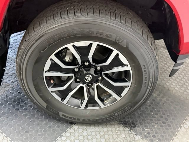 Used 2022 Toyota Tacoma TRD Sport AWD/4WD image 13