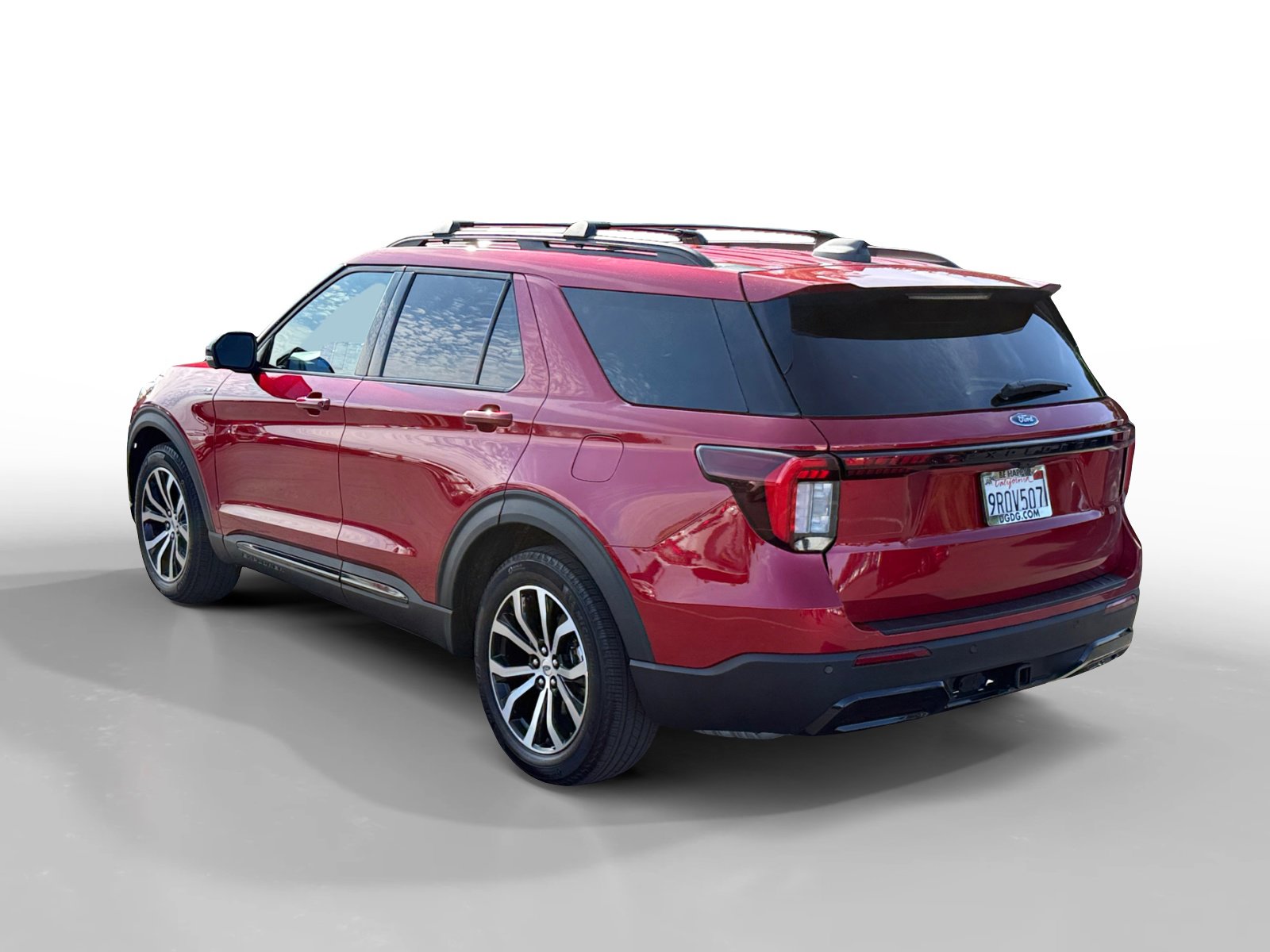 Certified 2025 Ford Explorer ST-Line image 3