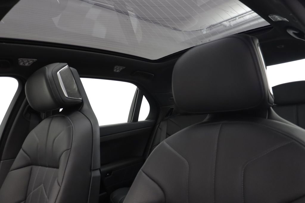 Certified 2025 BMW 760i xDrive w/ Executive Package AWD/4WD image 13