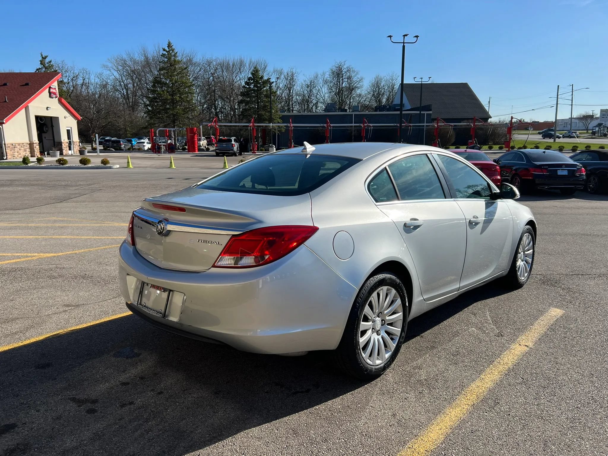 Used 2012 Buick Regal Leather FWD image 5