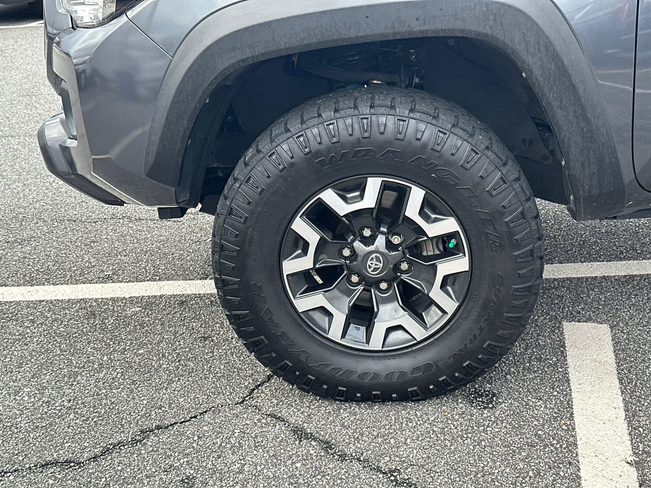 Used 2020 Toyota Tacoma TRD Off-Road image 11