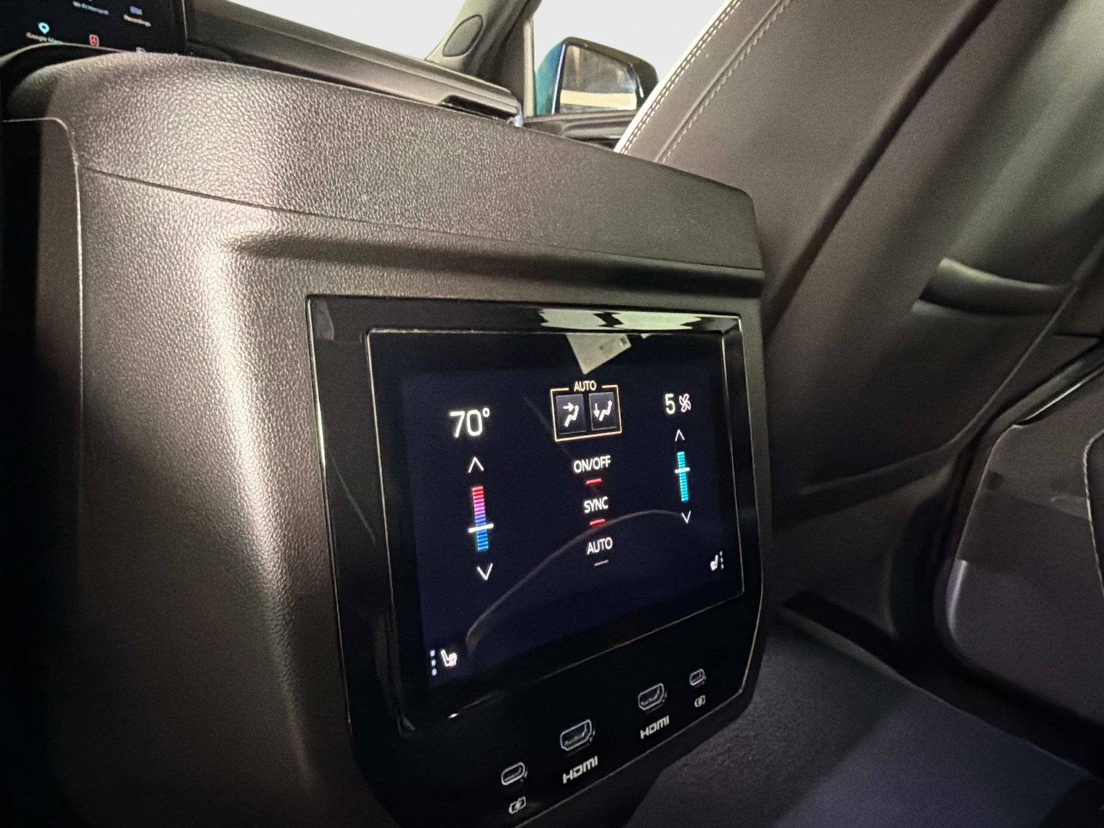 Used 2026 GMC Yukon XL AT4 Ultimate AWD/4WD image 37