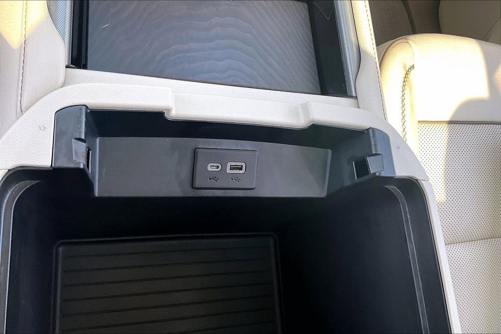 Used 2022 GMC Yukon XL Denali image 16