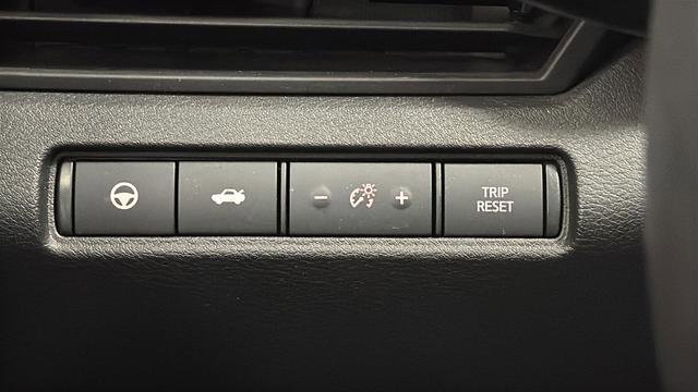 Used 2023 Nissan Altima 2.0 SR AWD/4WD image 30