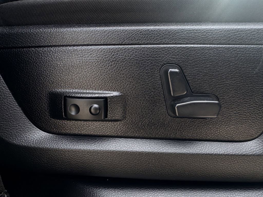 Used 2024 RAM 3500 Laramie image 29