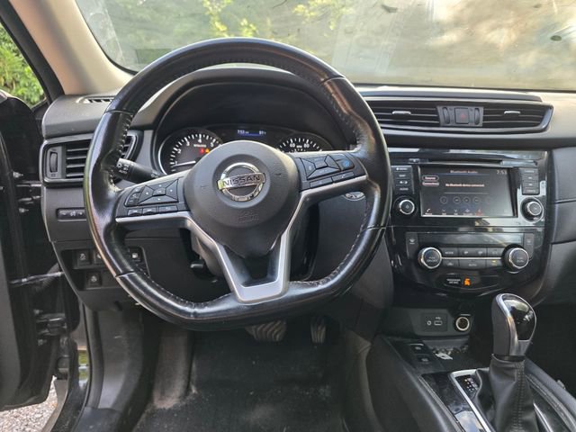 Used 2019 Nissan Rogue SV w/ Premium Package FWD image 13