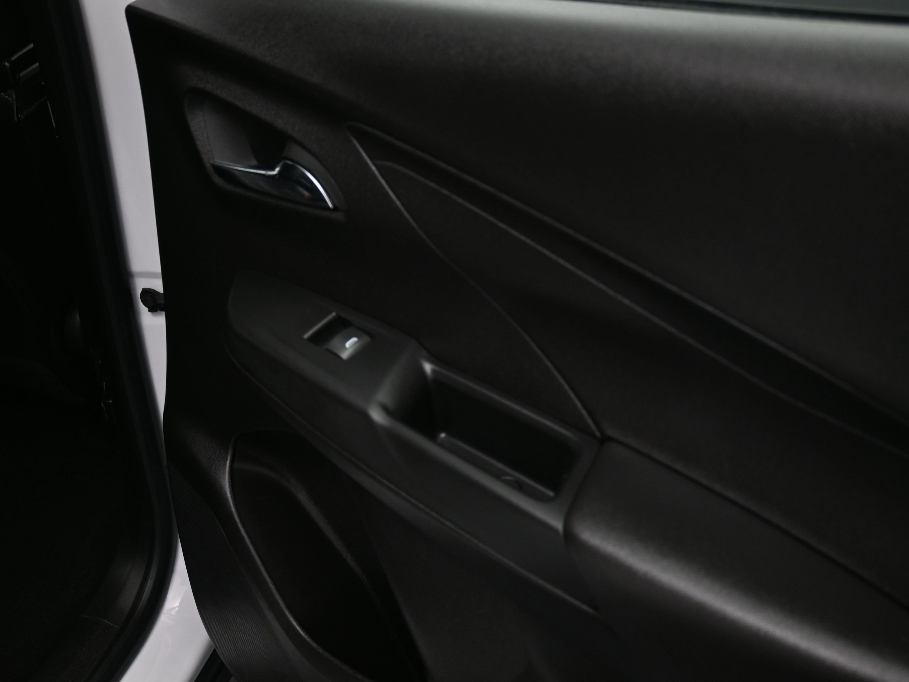 Used 2023 Chevrolet Bolt LT w/ Infotainment Package image 17