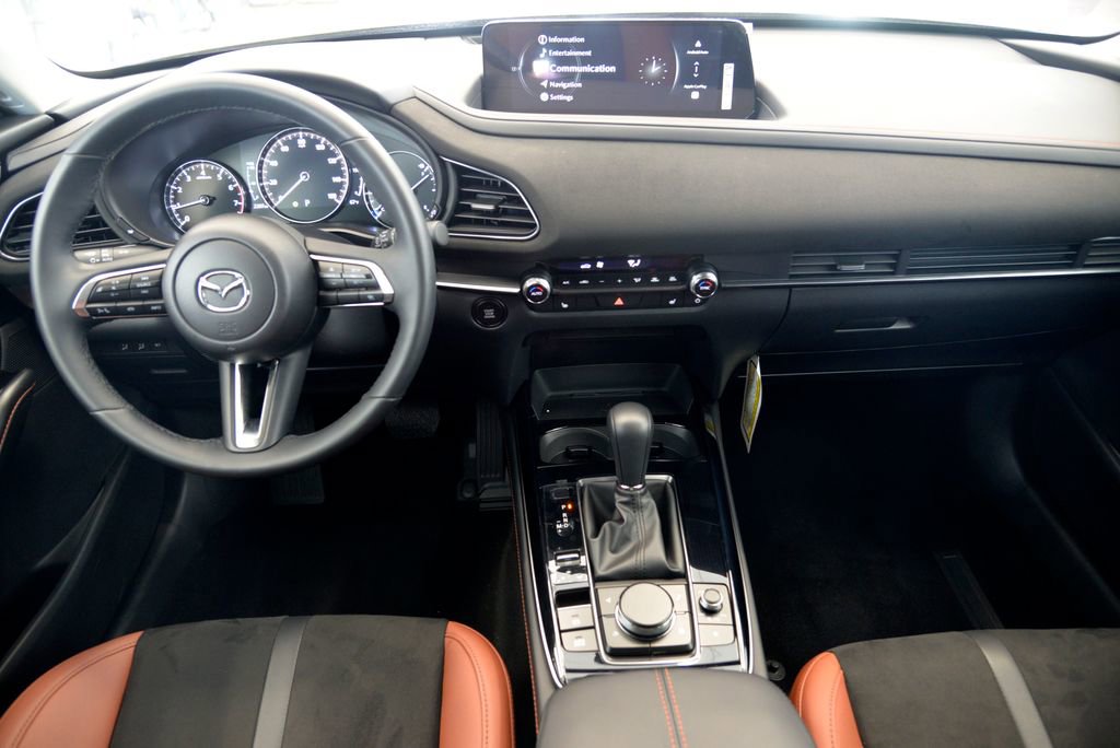 Certified 2025 MAZDA CX-30 Carbon AWD/4WD image 17