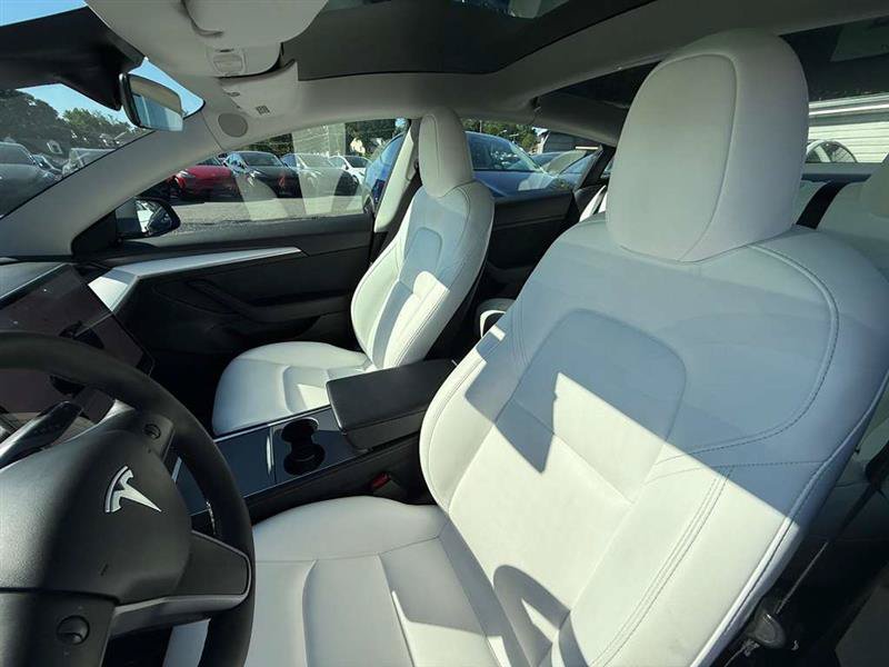 Used 2023 Tesla Model 3 Standard Range RWD image 9