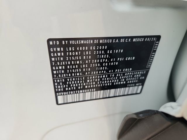 New 2025 Volkswagen Taos SE image 10