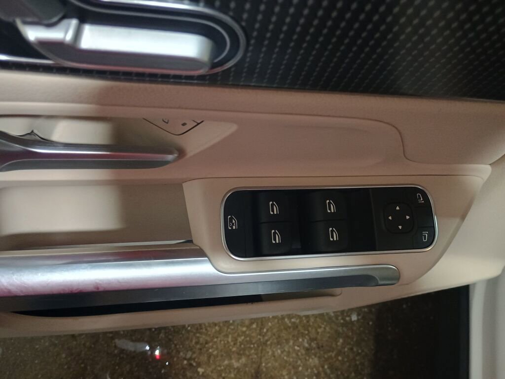 Certified 2021 Mercedes-Benz GLB 250 4MATIC image 7