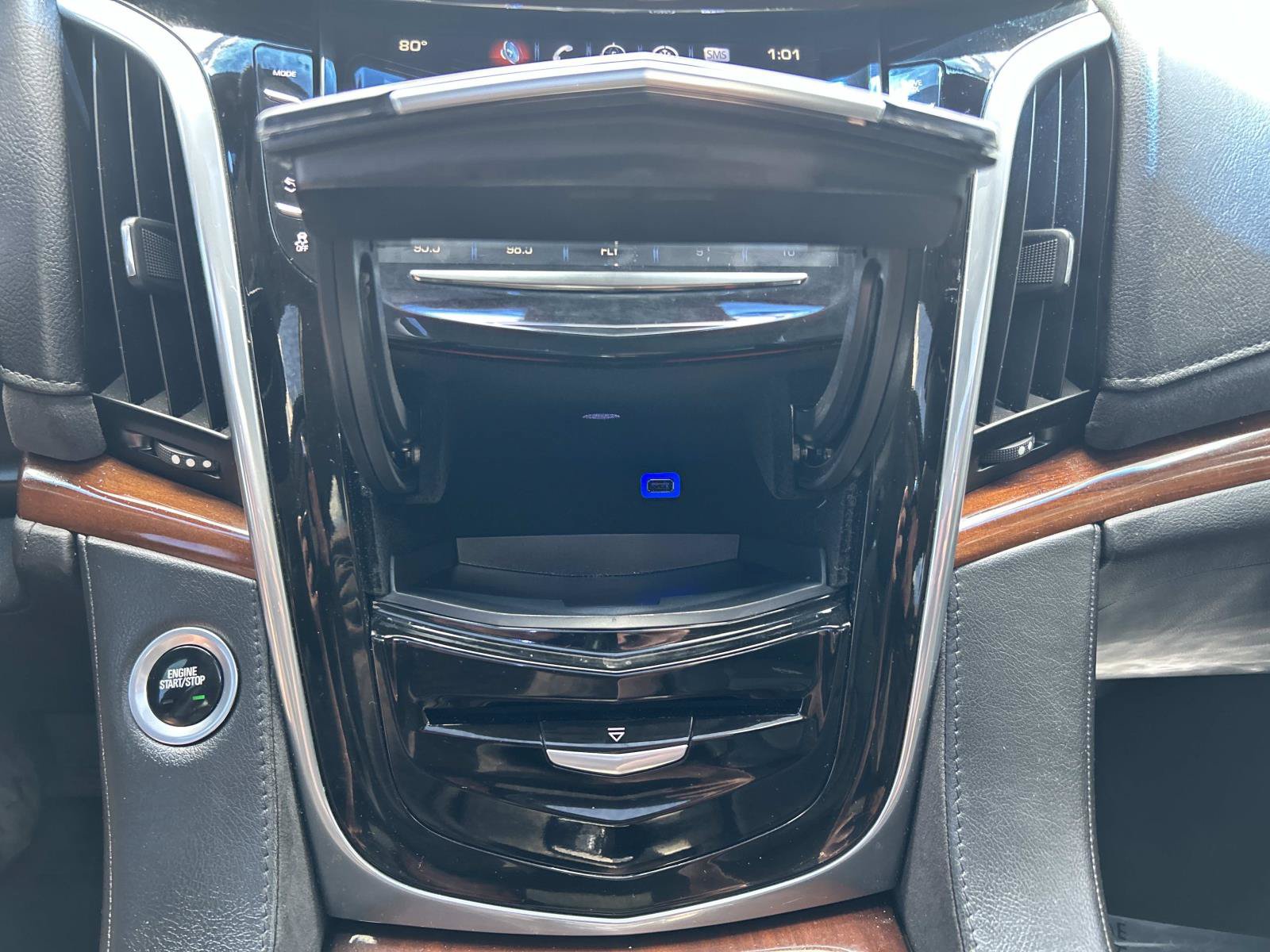 Used 2018 Cadillac Escalade ESV Premium Luxury AWD/4WD image 33