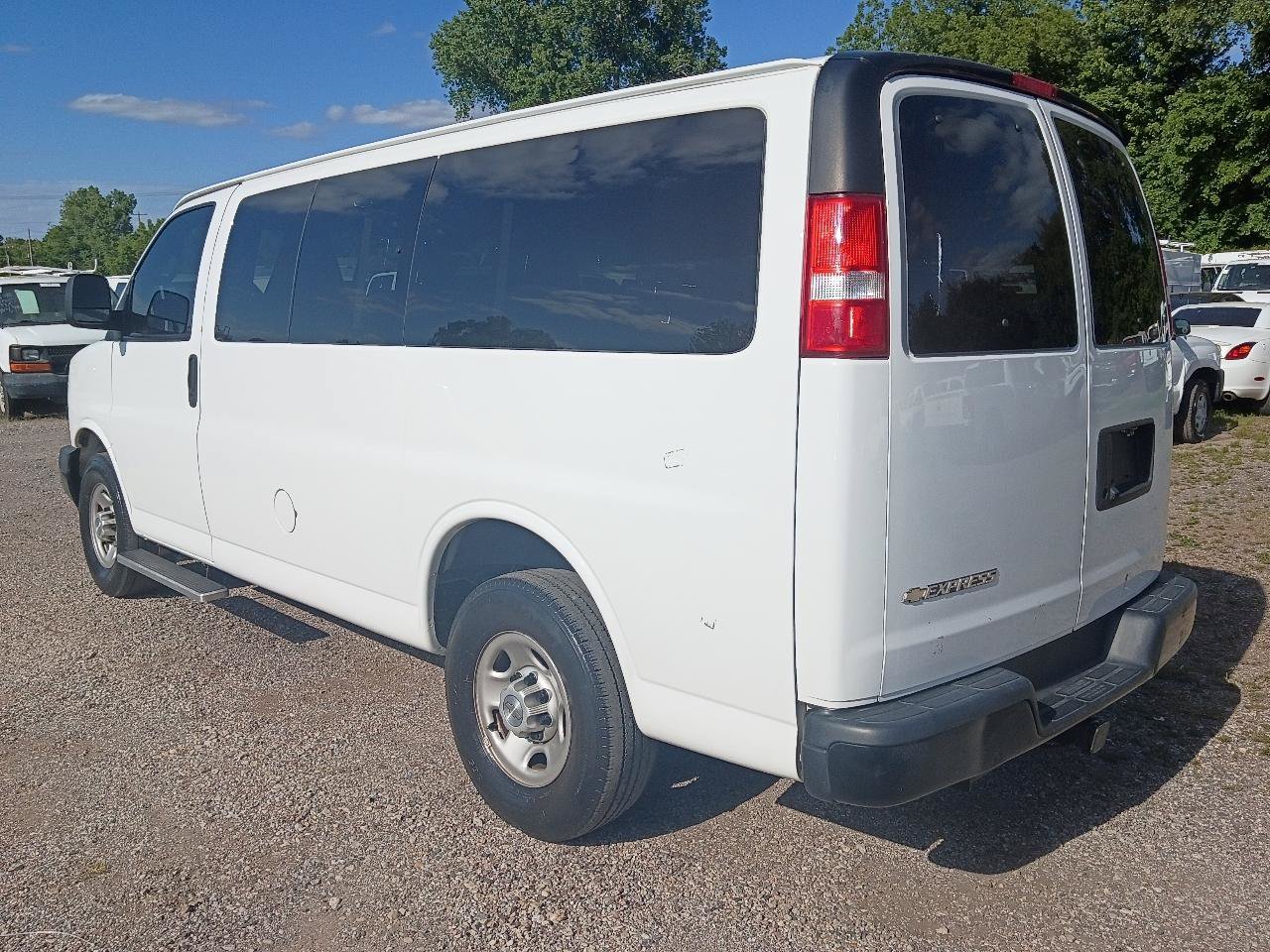 Used 2019 Chevrolet Express 3500 LS RWD image 7