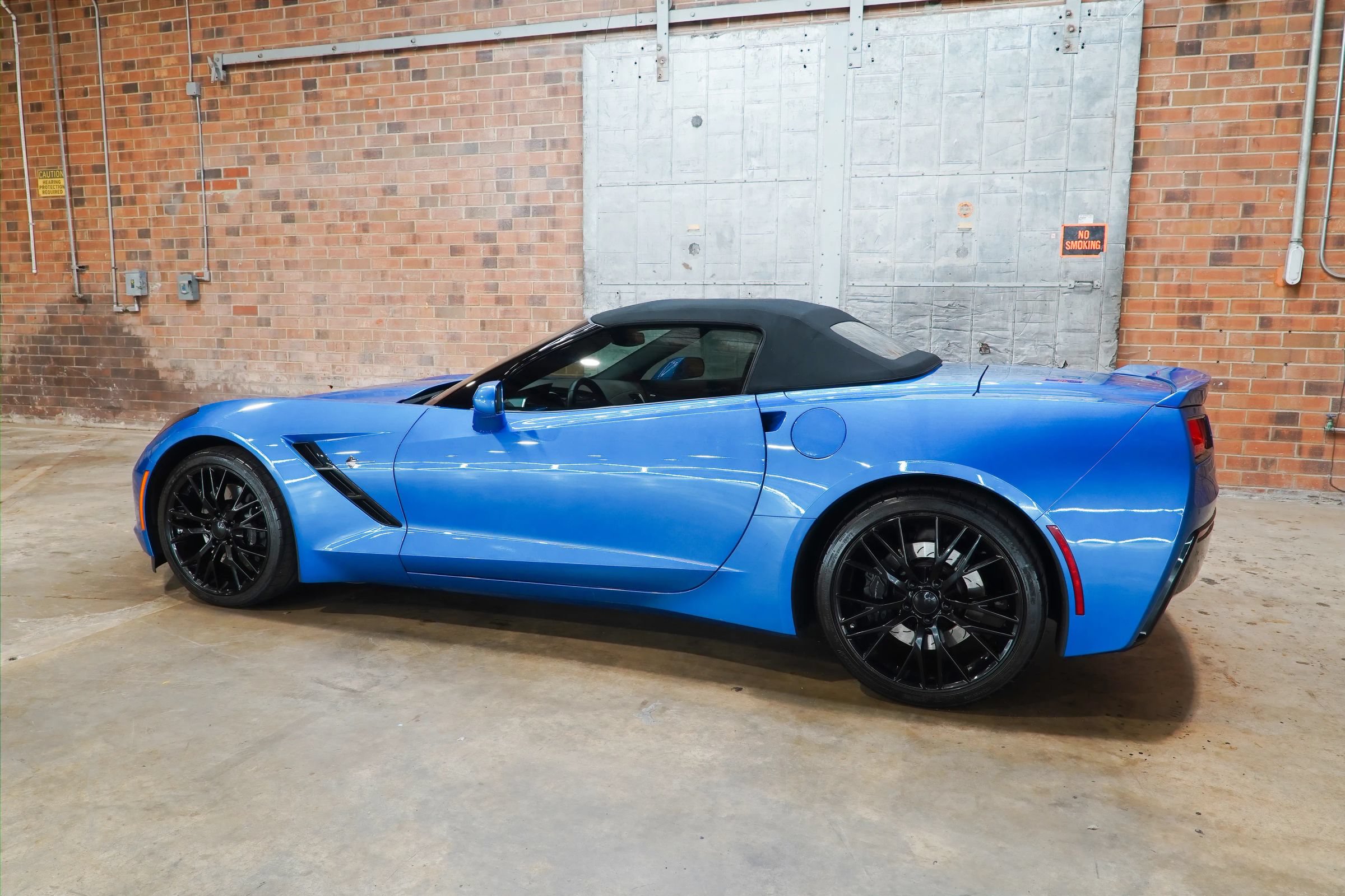 Used 2014 Chevrolet Corvette Stingray Convertible w/ 3LT Preferred Equipment Group RWD image 11