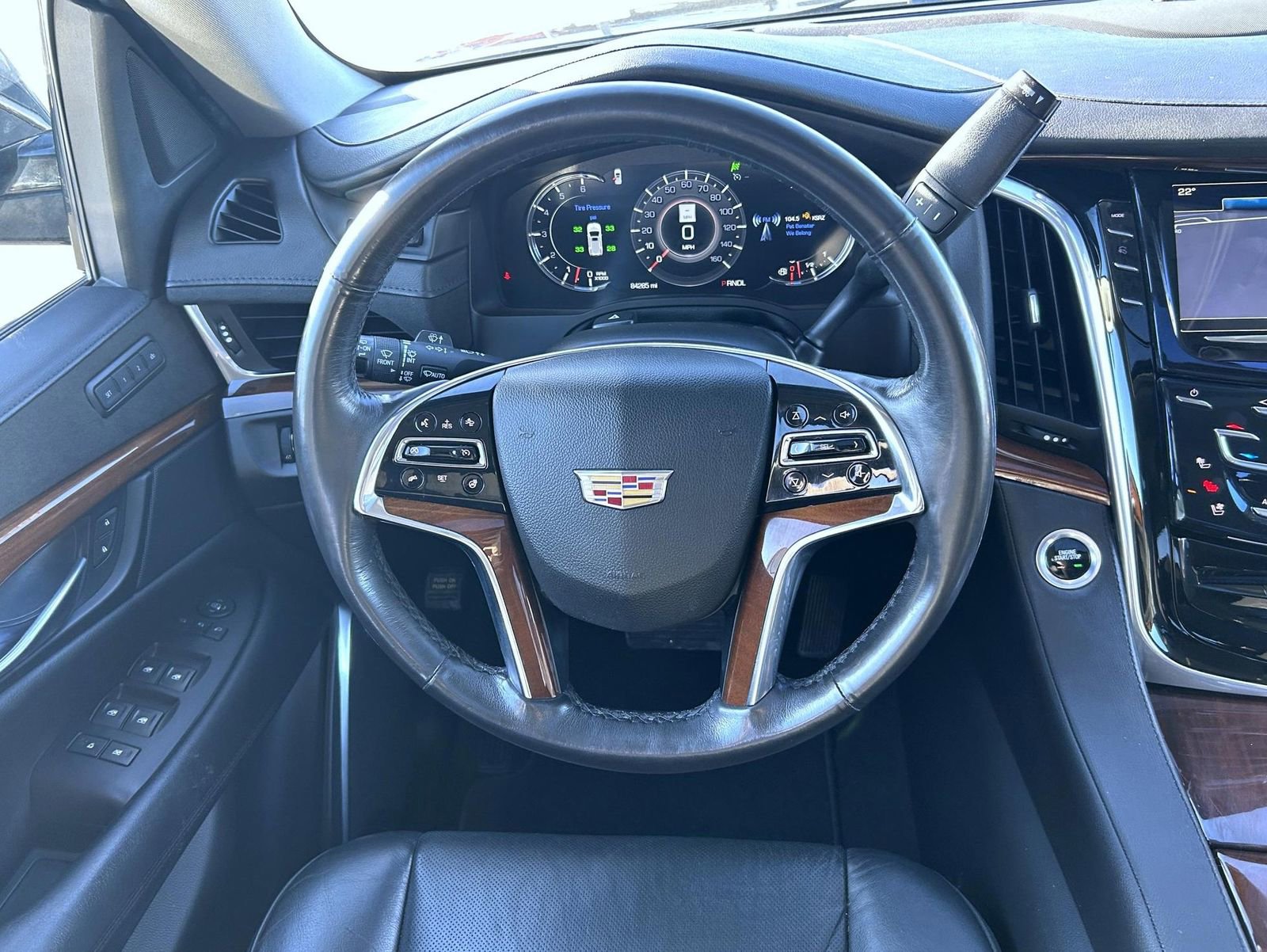 Used 2019 Cadillac Escalade Luxury image 15