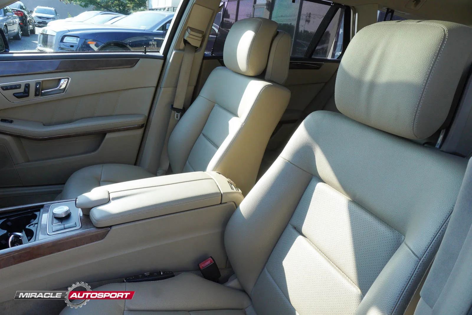 Used 2011 Mercedes-Benz E 350 4MATIC Wagon image 19