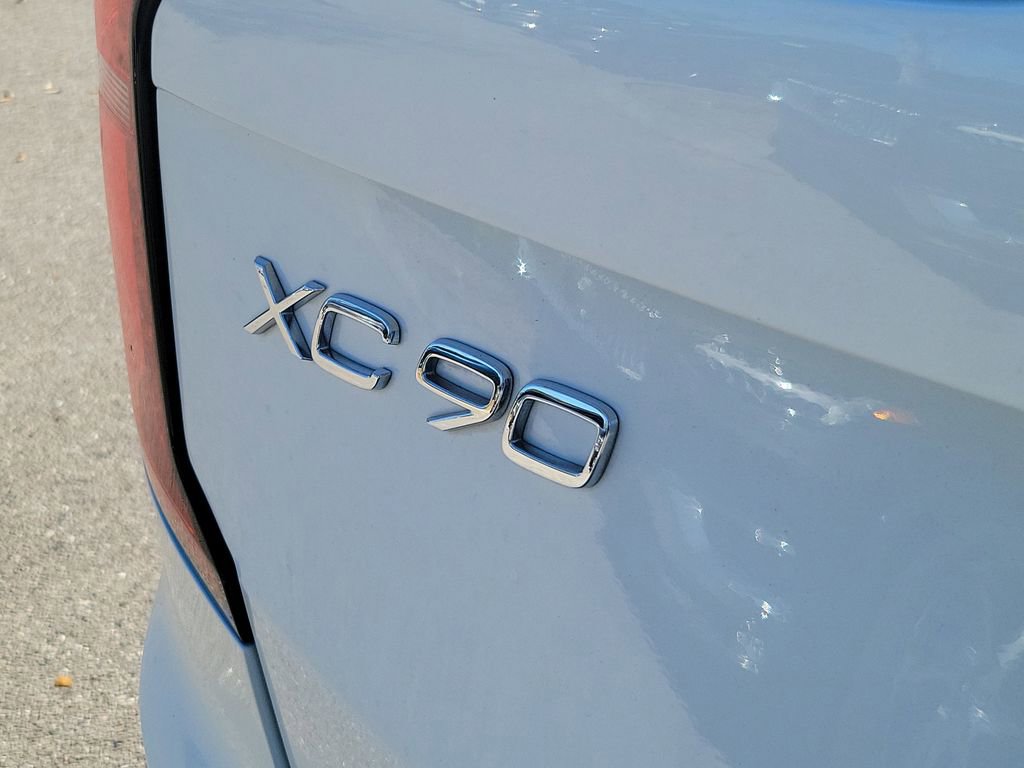 Certified 2025 Volvo XC90 B5 Plus image 14