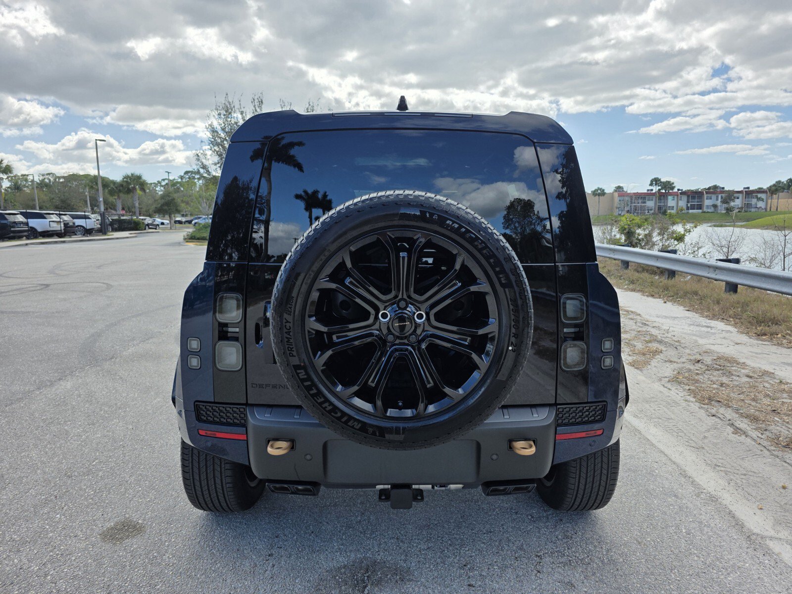 New 2026 Land Rover Defender 110 OCTA AWD/4WD image 6