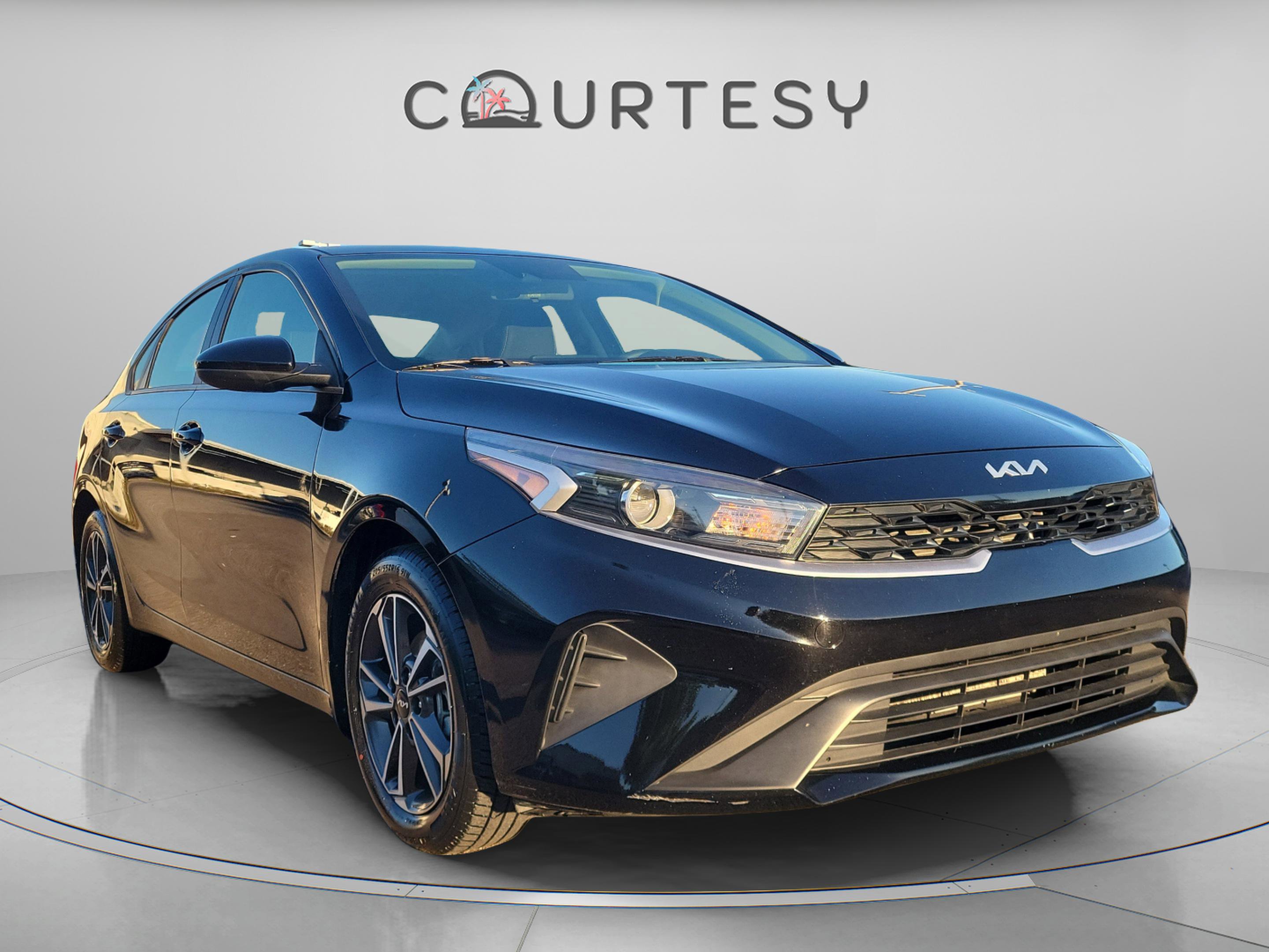 Used 2023 Kia Forte LXS image 4