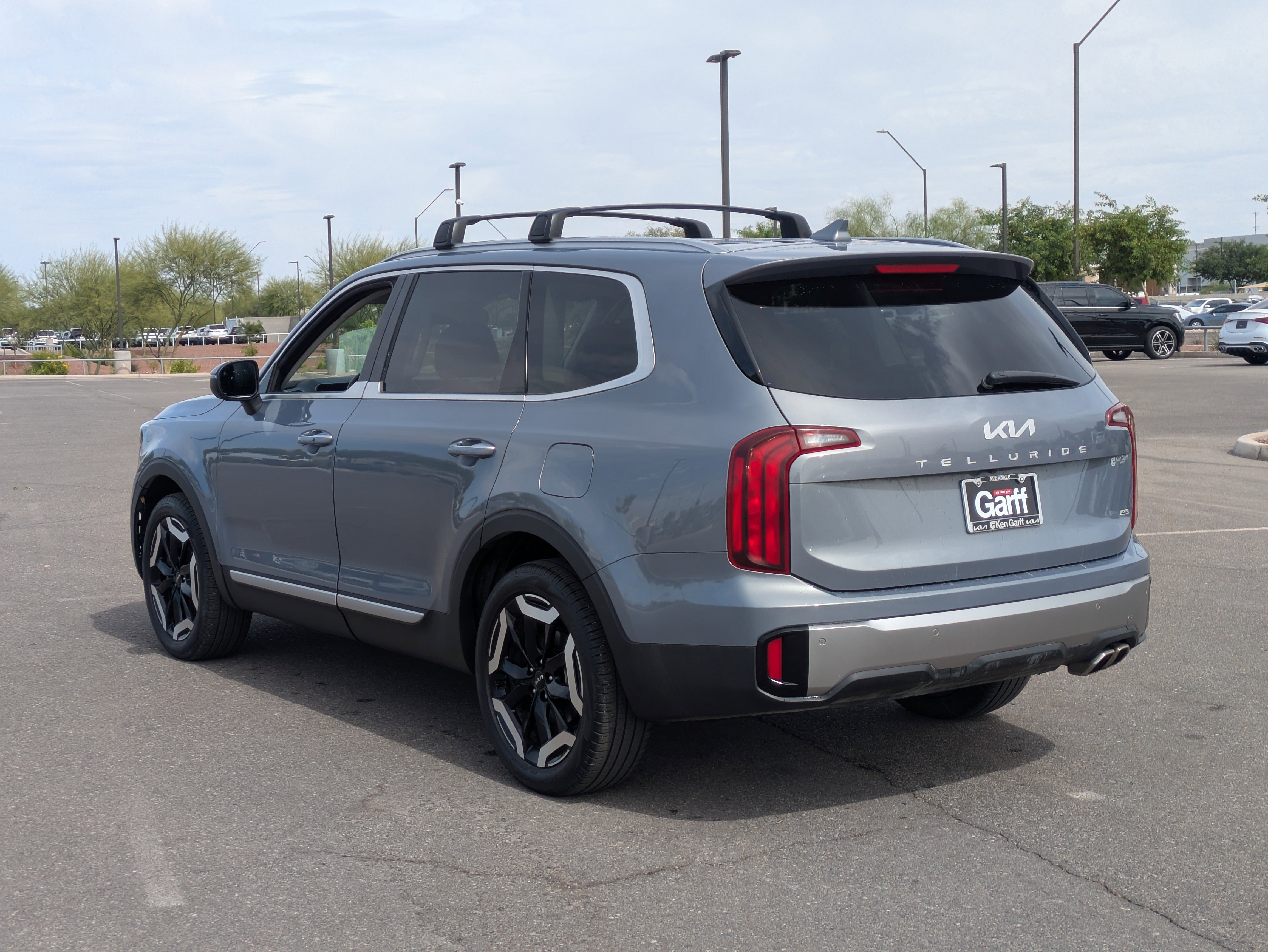 Used 2025 Kia Telluride S AWD/4WD image 3