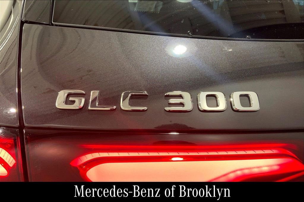 Used 2025 Mercedes-Benz GLC 300 4MATIC image 10