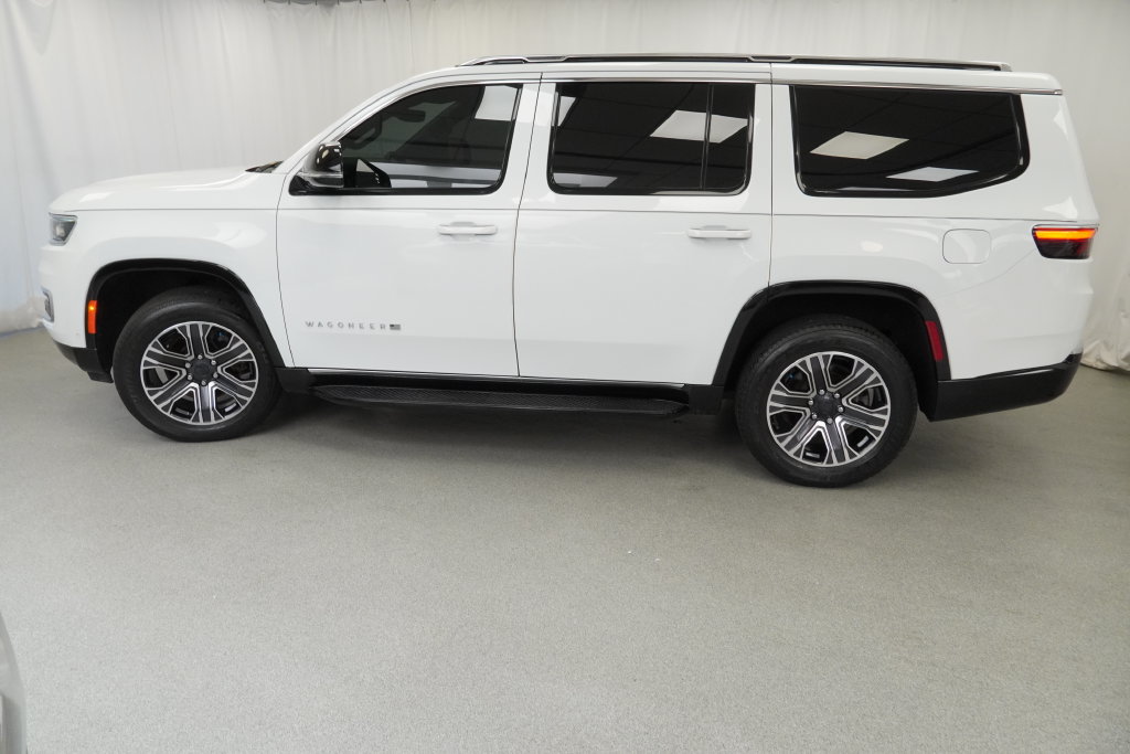 Used 2023 Jeep Wagoneer 4WD w/ Premium Group I image 25
